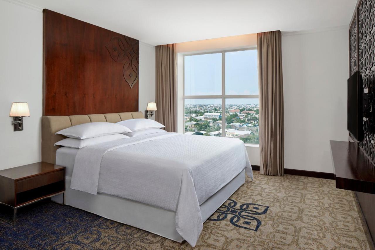 Four Points By Sheraton Makassar Eksteriør billede