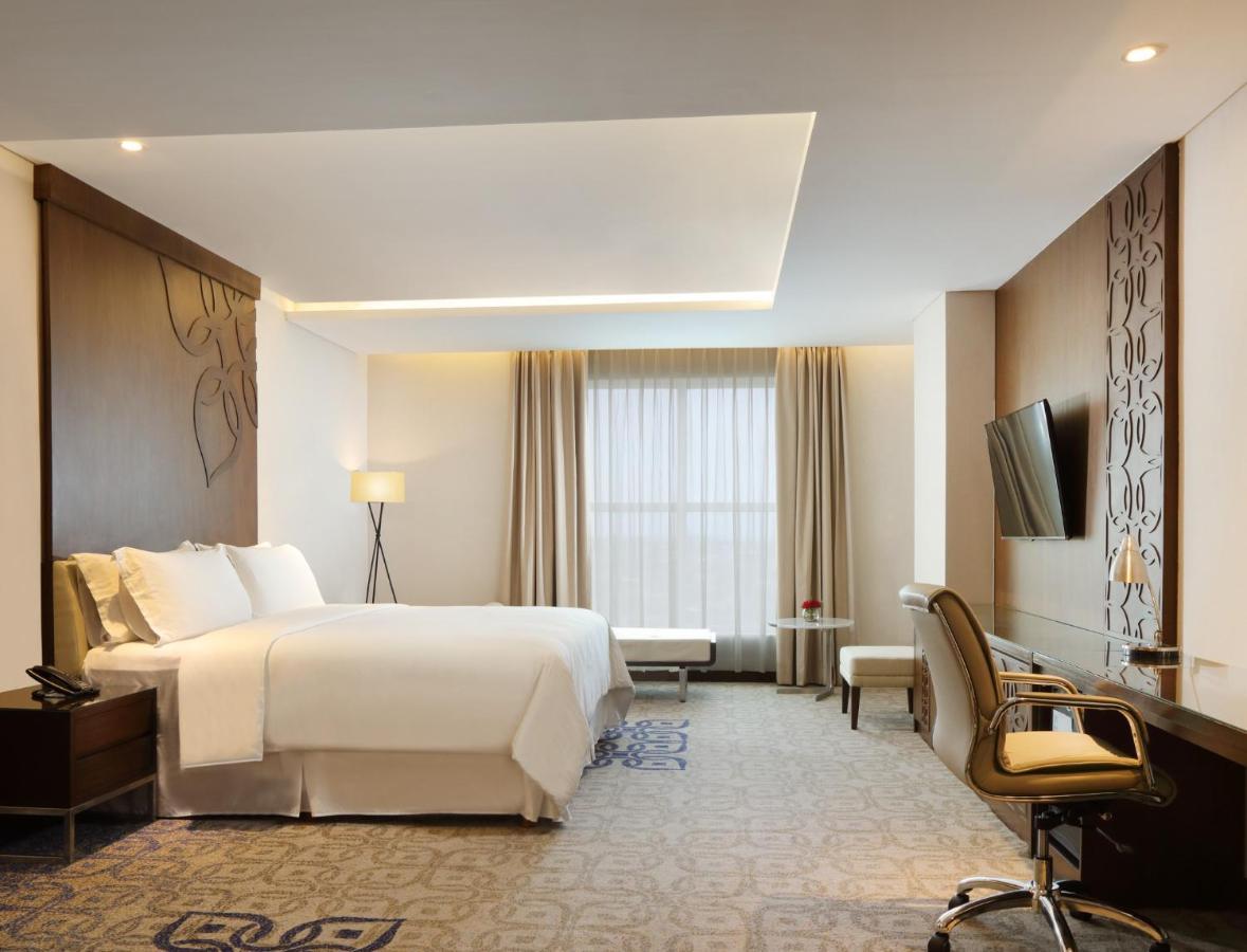 Four Points By Sheraton Makassar Eksteriør billede