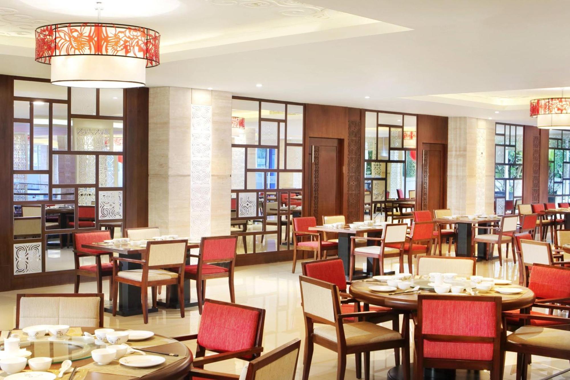 Four Points By Sheraton Makassar Eksteriør billede