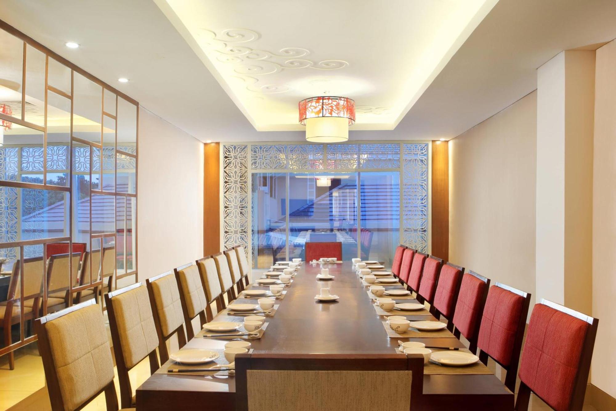 Four Points By Sheraton Makassar Eksteriør billede